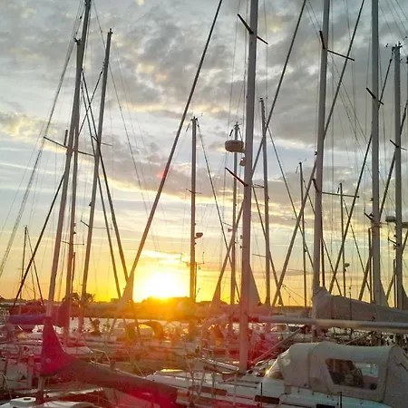 Hafennahes Mit Terrasse Und Meerblick - Timpete Steuerbord Dom wakacyjny