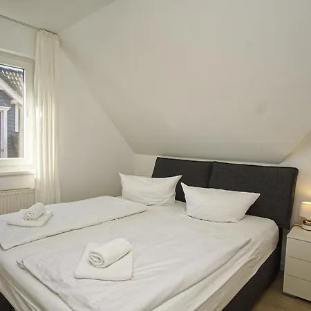 Timpete Haus Steuerbord Terrasse, Meerblick, Eigene Sauna Ferienhaus *
