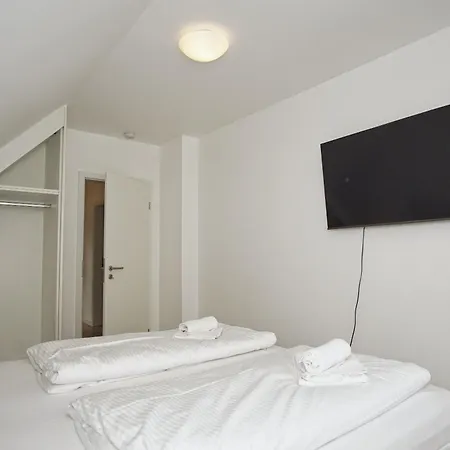 Hafennahes Mit Terrasse Und Meerblick - Timpete Steuerbord Gager