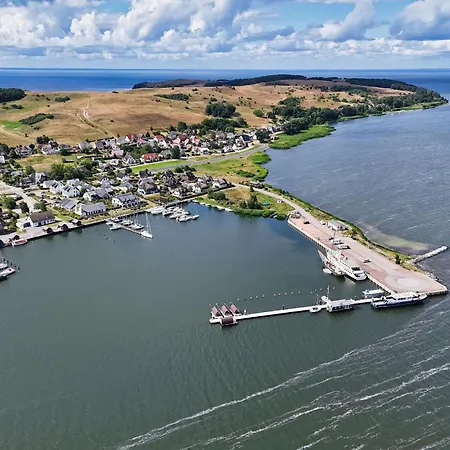 Hafennahes Mit Terrasse Und Meerblick - Timpete Steuerbord Gager